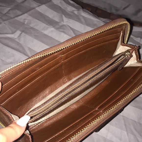 Tan and brown Michael Kors full zip wallet - Picture 3 of 3